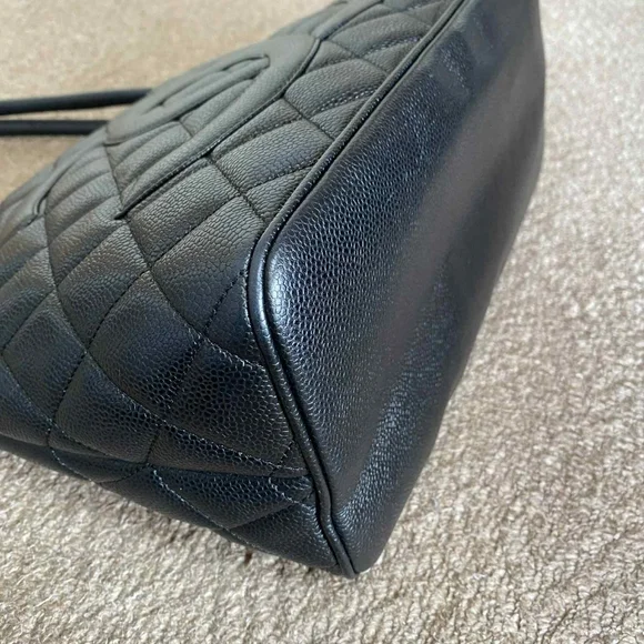 CHANEL Black Quilted Tote with Gold Charm - Picture 4 of 8